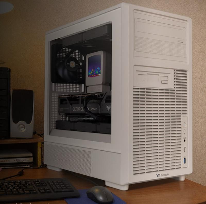 Design retro Thermaltake Retro 260 TG boitier blanc