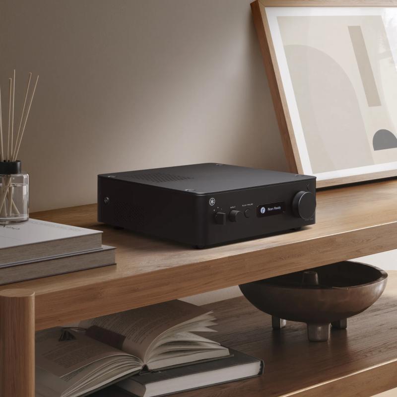 Façade OLED et commandes de l'amplificateur Yamaha WXA-70A