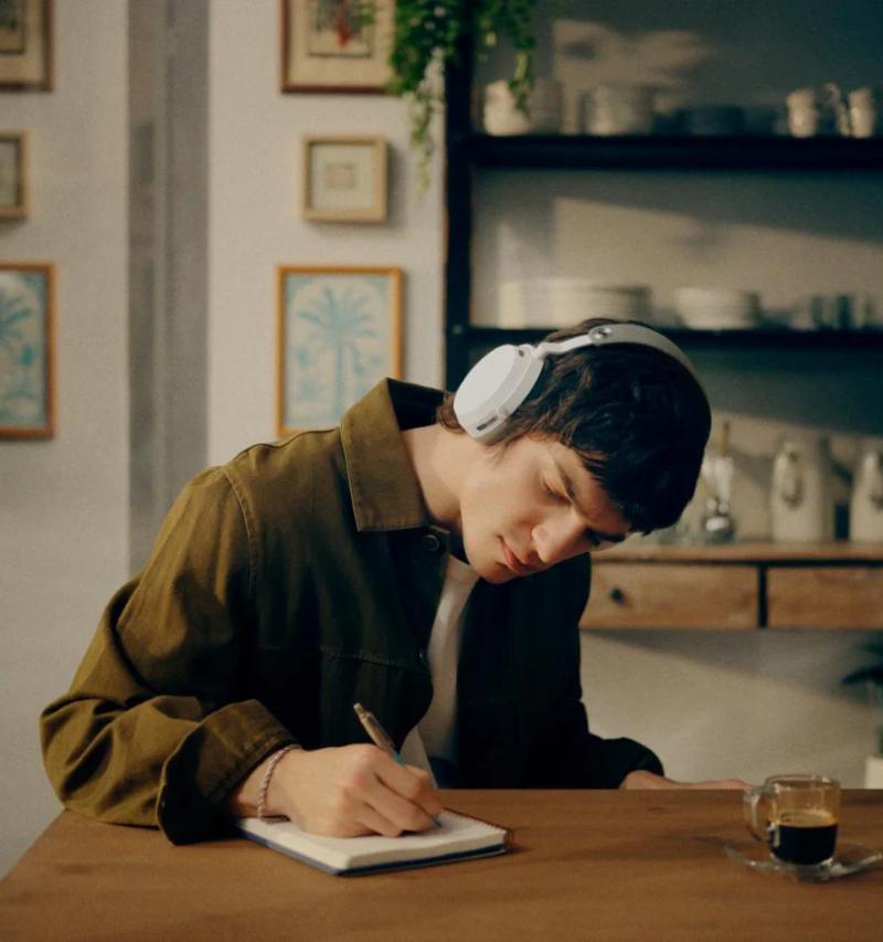 Casque Sennheiser MOMENTUM 5 Wireless avec son étui de transport