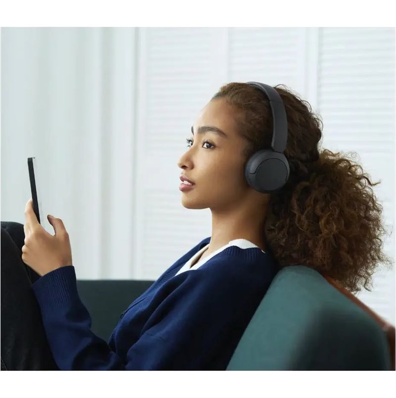 Casque sans fil Sony WH-CH530 Noir porté au quotidien