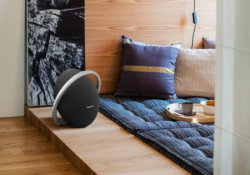 Harman Kardon Onyx Studio 8