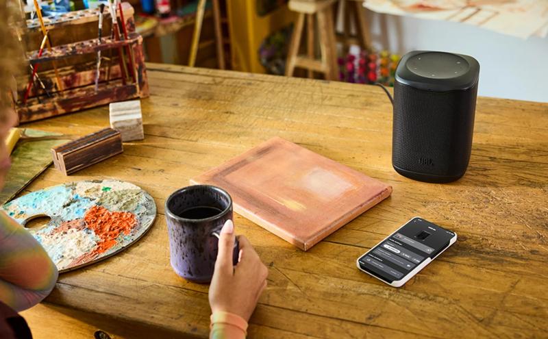 Enceinte domestique JBL Cove M1 dans un intérieur