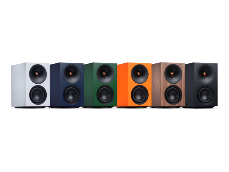 Enceintes compactes Cambridge Audio L/R S sur bureau