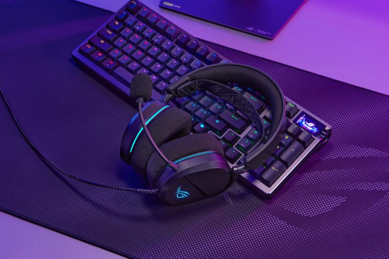 Microphone et connexion USB-C du casque Asus ROG Pelta Core