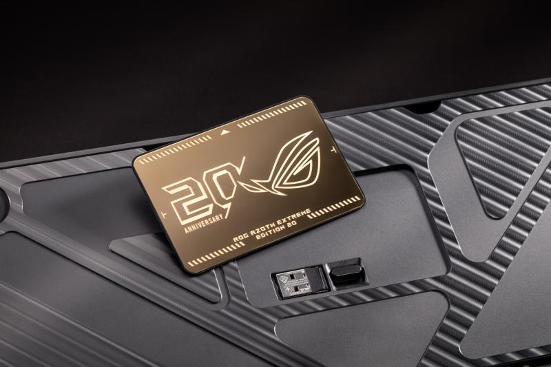 Écran OLED du ROG Azoth Extreme Edition 20