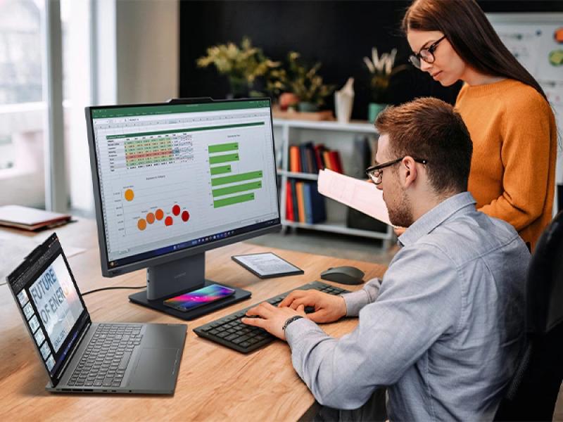 Écran tactile 24 pouces du Lenovo ThinkCentre neo 50a Gen 5