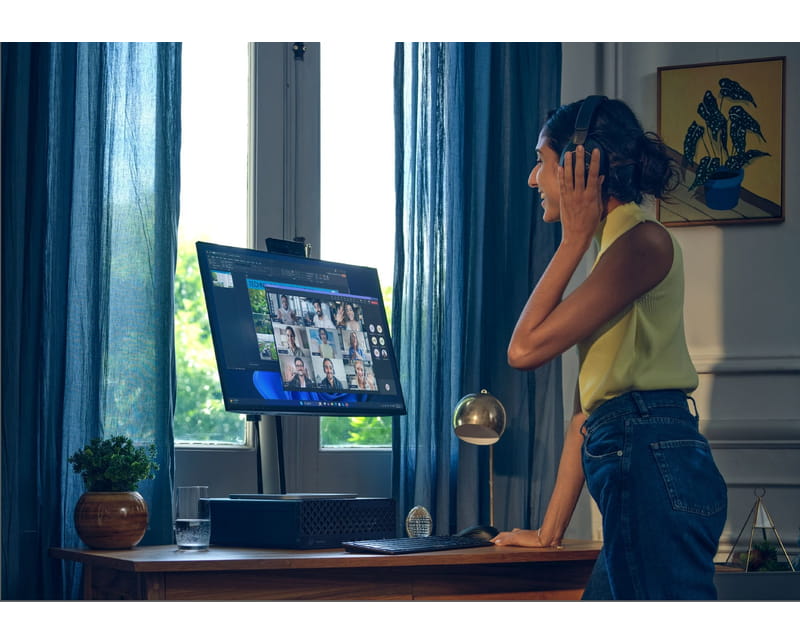 Ordinateur de bureau HP ProDesk 4 SFF G1i Desktop AI PC dans un environnement de travail