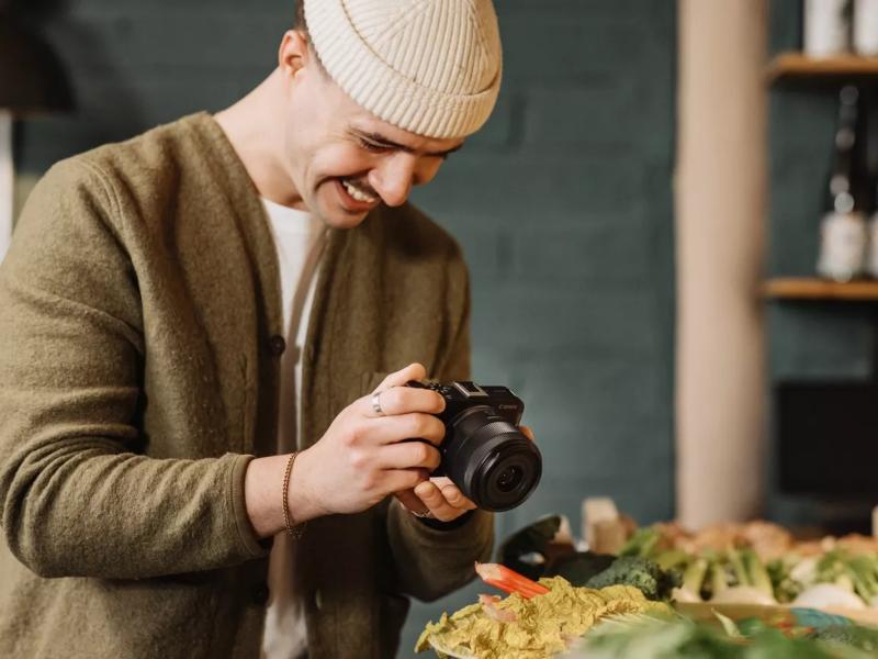 Canon EOS R50 V autofocus intelligent