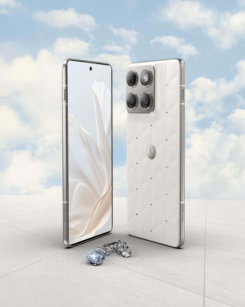 Design ultrafin et écran du Motorola Edge 70 Swarovski