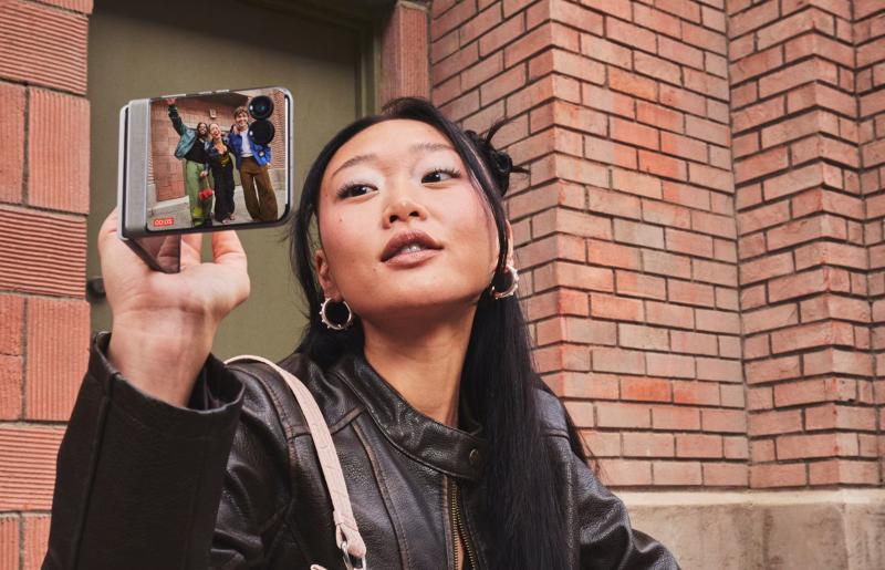Écran AMOLED et appareil photo du Motorola Razr 70