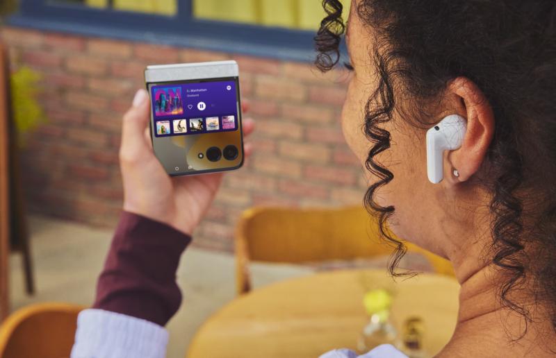 Performances et autonomie du Motorola Razr 70