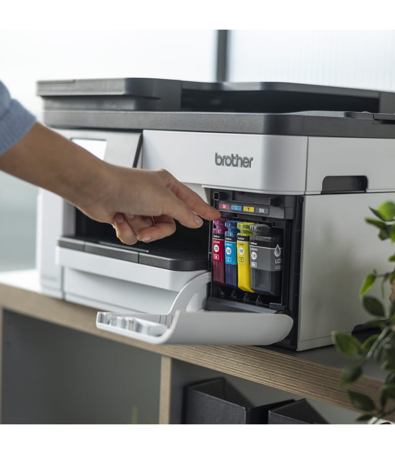 Accès aux cartouches de la Brother MFC-J5010DW