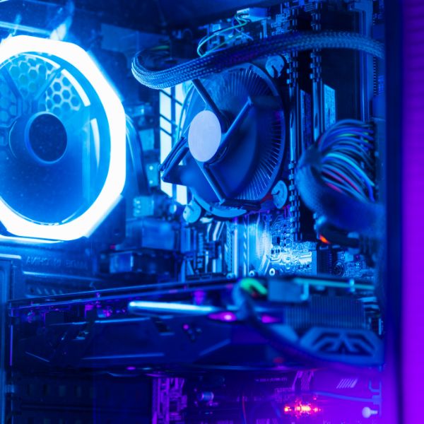 guide l'accès aux composants dans un boitier pc