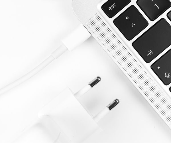 Chargeur d'origine vs chargeur compatible