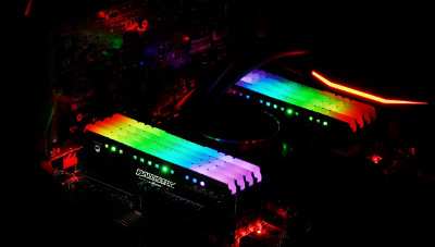 Lumière G.SKILL Trident Z RGB DDR4 