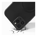 Coque et housse Akashi Coque de protection MagSafe en silicone noir- Apple iPhone 15 Pro Max - Autre vue