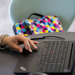 Adaptateur USB INOVU Hub compact USB-A 4 ports - Autre vue