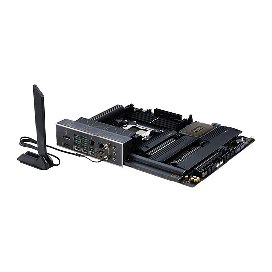 Carte mère Asus TUF GAMING X670E-PLUS WIFI - Autre vue