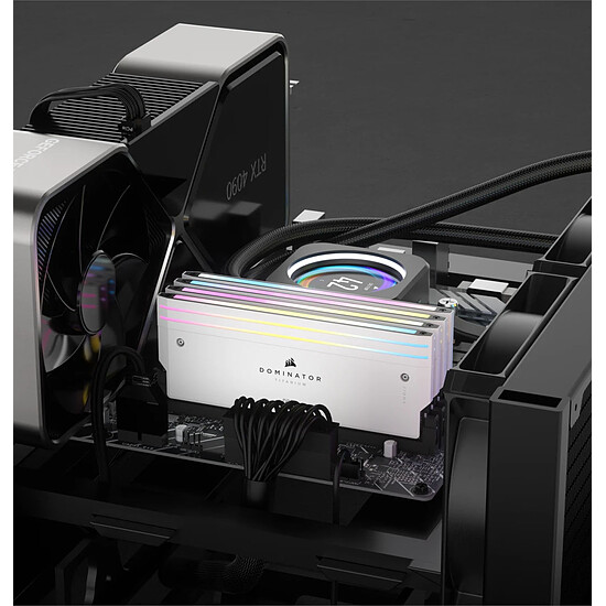 Mémoire RAM Corsair Dominator Titanium RGB White - 2 x 48 Go (96 Go) - DDR5 6600 MHz - CL32 - Autre vue