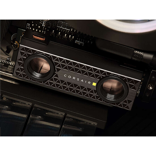 Disque SSD Corsair MP700 Pro Hydro X Series - 2 To - Autre vue