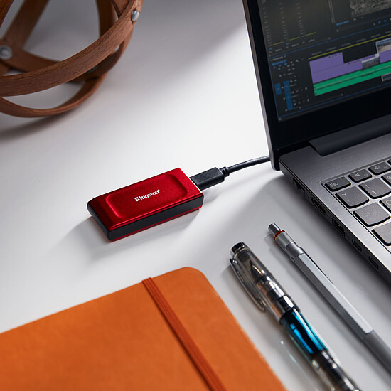 SSD externe Kingston XS1000R (Rouge) - 2 To - Autre vue