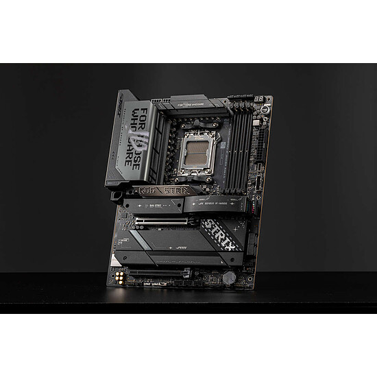 Carte mère Asus ROG STRIX X870E-E GAMING WIFI - Autre vue