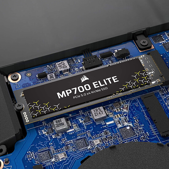 Disque SSD Corsair MP700 Elite - 1 To - Autre vue