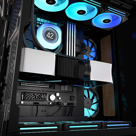 Disque SSD Corsair MP700 Elite - 4 To avec dissipateur - Autre vue