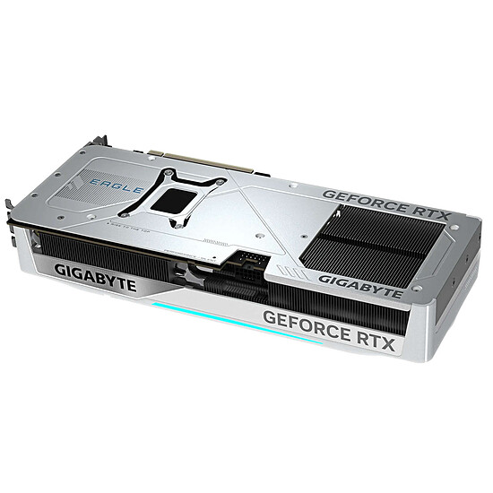 Carte graphique Gigabyte GeForce RTX 5070 Ti EAGLE OC ICE SFF 16G - Autre vue