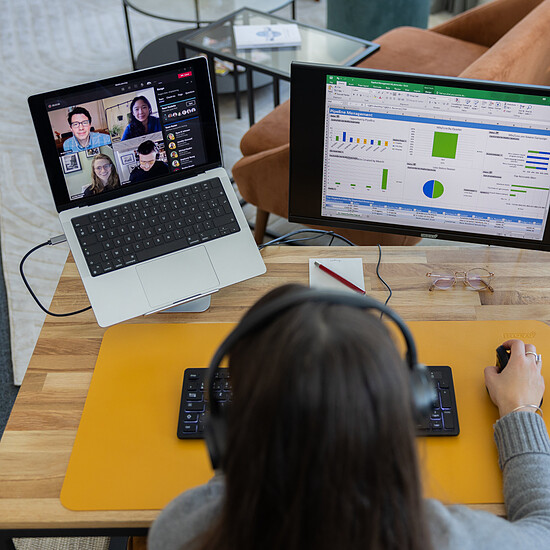 Station d'accueil PC portable INOVU Support rotatif 360° avec Hub USB-C 6-en-1 - Autre vue