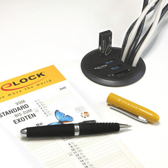 Hub USB DeLock Hub de bureau USB-A 3.0 à 3 ports + 1 lecteur de carte microSD / SD - Autre vue