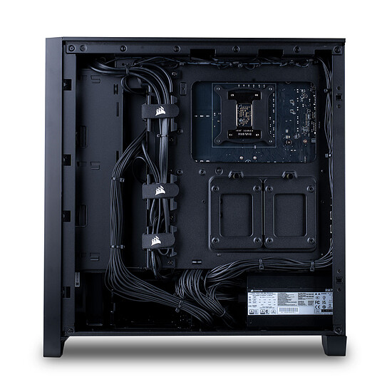 PC de bureau PC Gamer Blazefire - Win11 installé (version d'essai) - Occasion - Autre vue