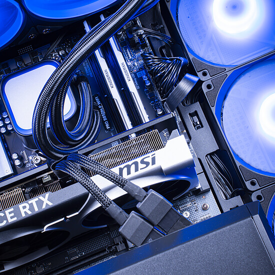 PC de bureau PC Gamer Rockett - Win11 installé (version d'essai) - Autre vue
