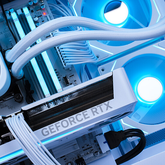 PC de bureau PC Gamer Mistral - Win11 installé (version d'essai) - Autre vue