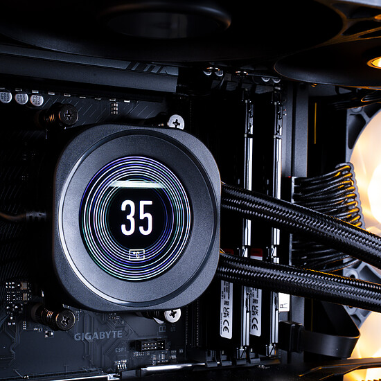 PC de bureau PC Gamer Ultimate - Win11 installé (version d'essai) - Autre vue