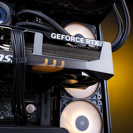 PC de bureau PC Gamer Ultimate - Win11 installé (version d'essai) - Autre vue