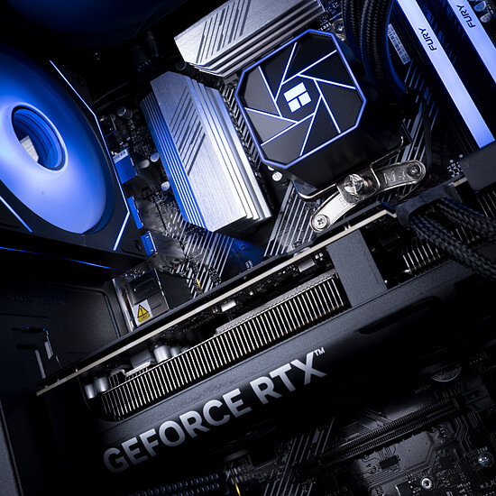 PC de bureau PC Gamer Maverick - Win11 installé (version d'essai) - Autre vue