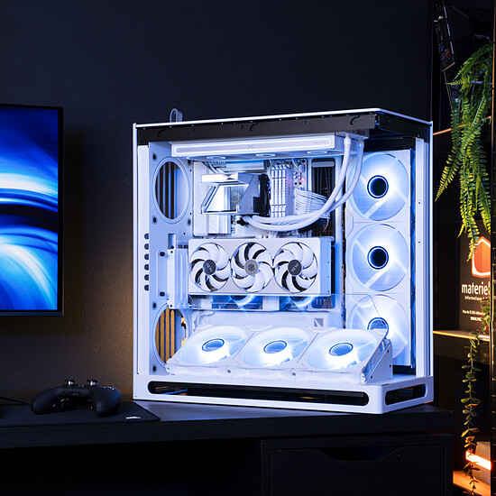 PC de bureau PC Gamer Celeste - Win11 installé (version d'essai) - Autre vue