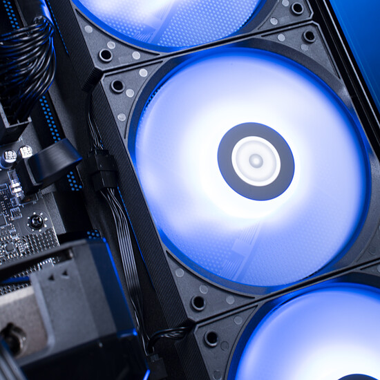 PC de bureau PC Gamer Cygnus - Win11 installé (version d'essai) - Autre vue