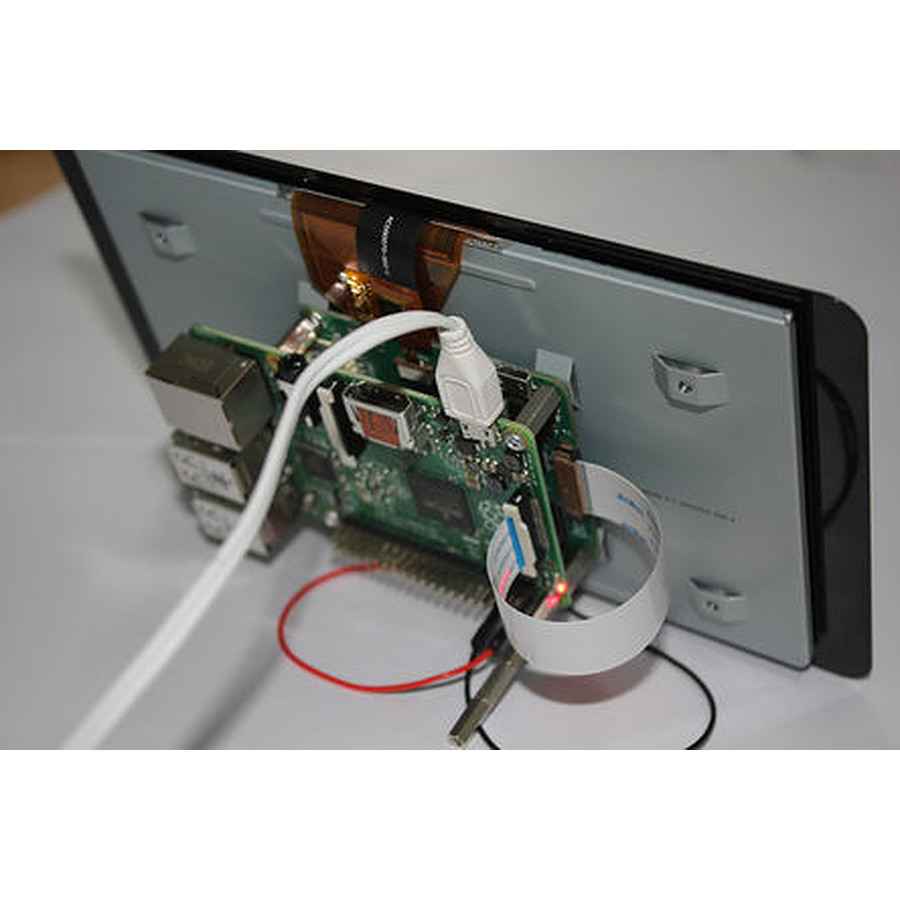 Le Raspberry Pi a maintenant son écran LCD 7 pouces officiel